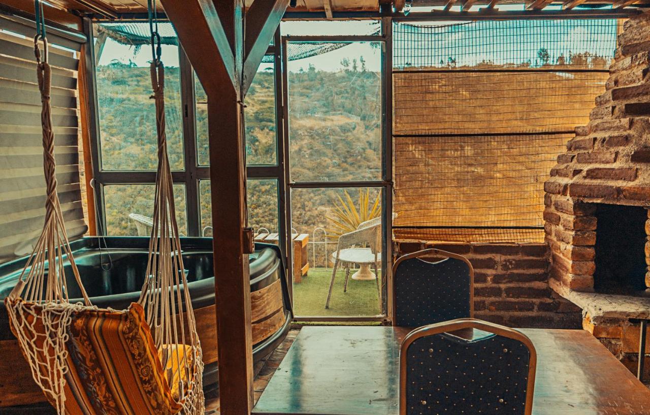 Nayon Xtreme Valley Hotel Quito Exterior photo